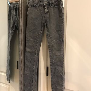 Grey BDG jeans // Urban Outfitters